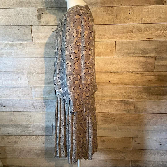 Vintage Camillia women’s taupe drop  waist‎ dress in size 10 - Picture 2 of 13